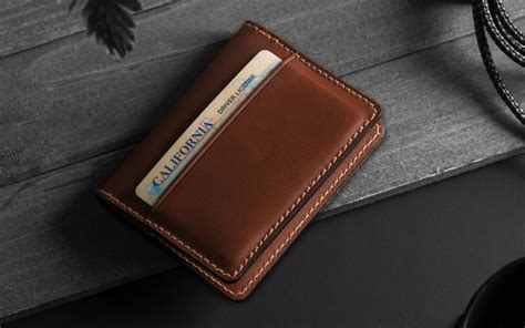 best men's bifold wallet 2022.